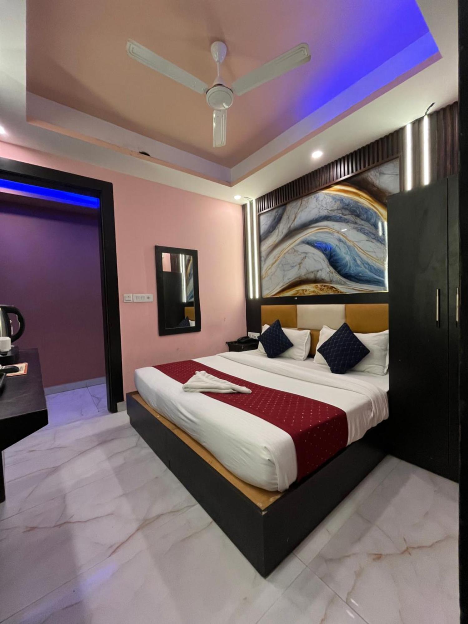 ホテル Jupiter Plaza Delhi Airport ニューデリー エクステリア 写真
