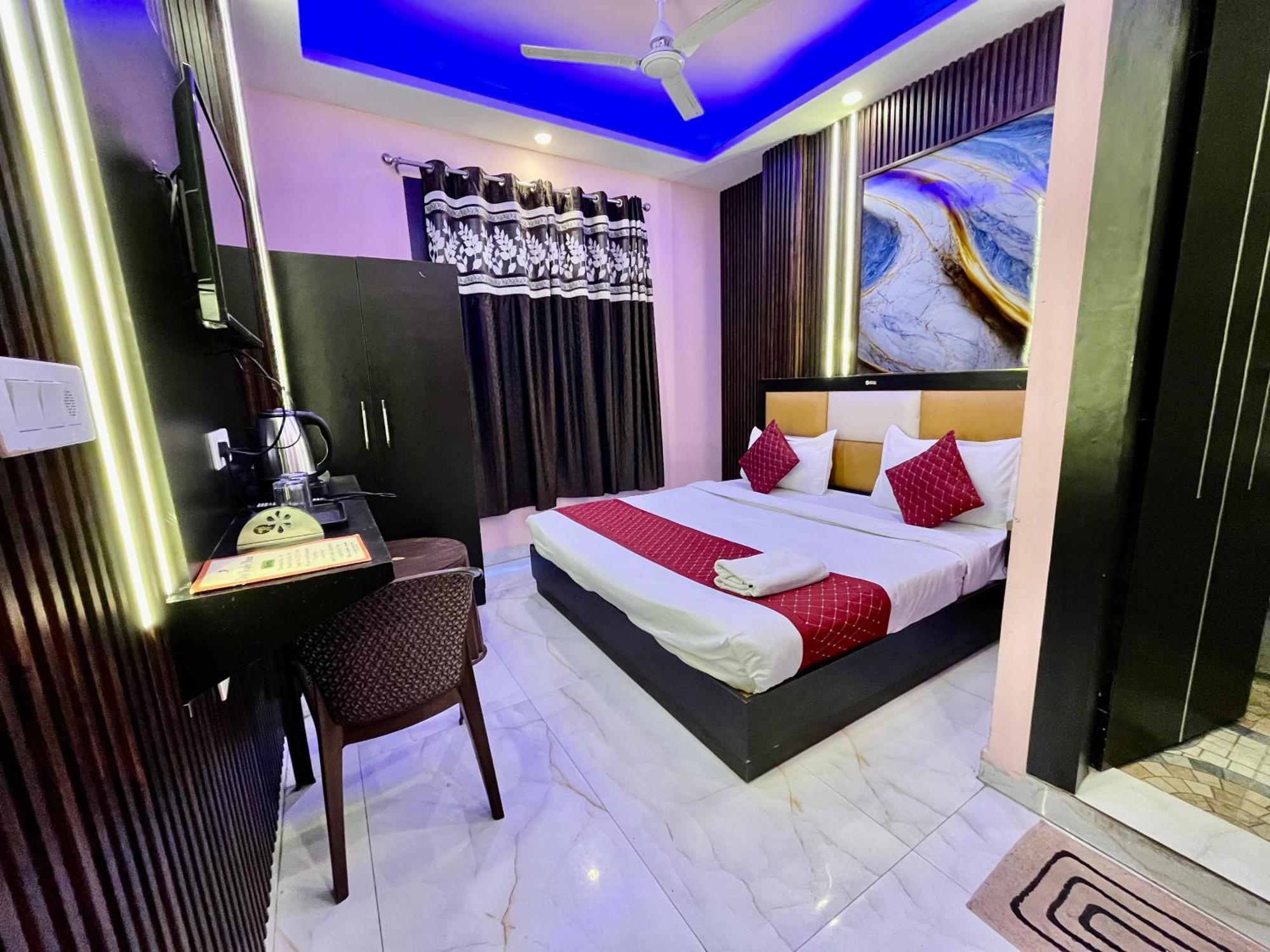 ホテル Jupiter Plaza Delhi Airport ニューデリー エクステリア 写真