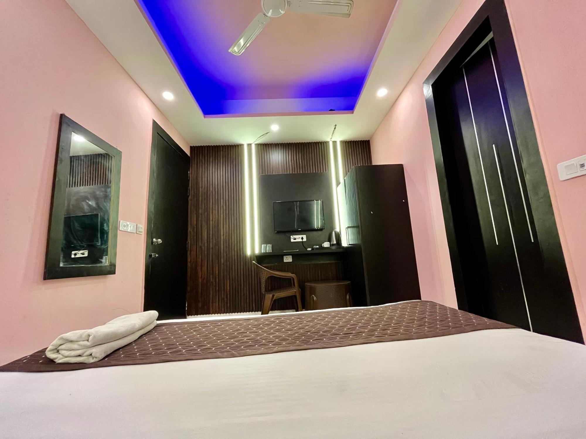 ホテル Jupiter Plaza Delhi Airport ニューデリー エクステリア 写真