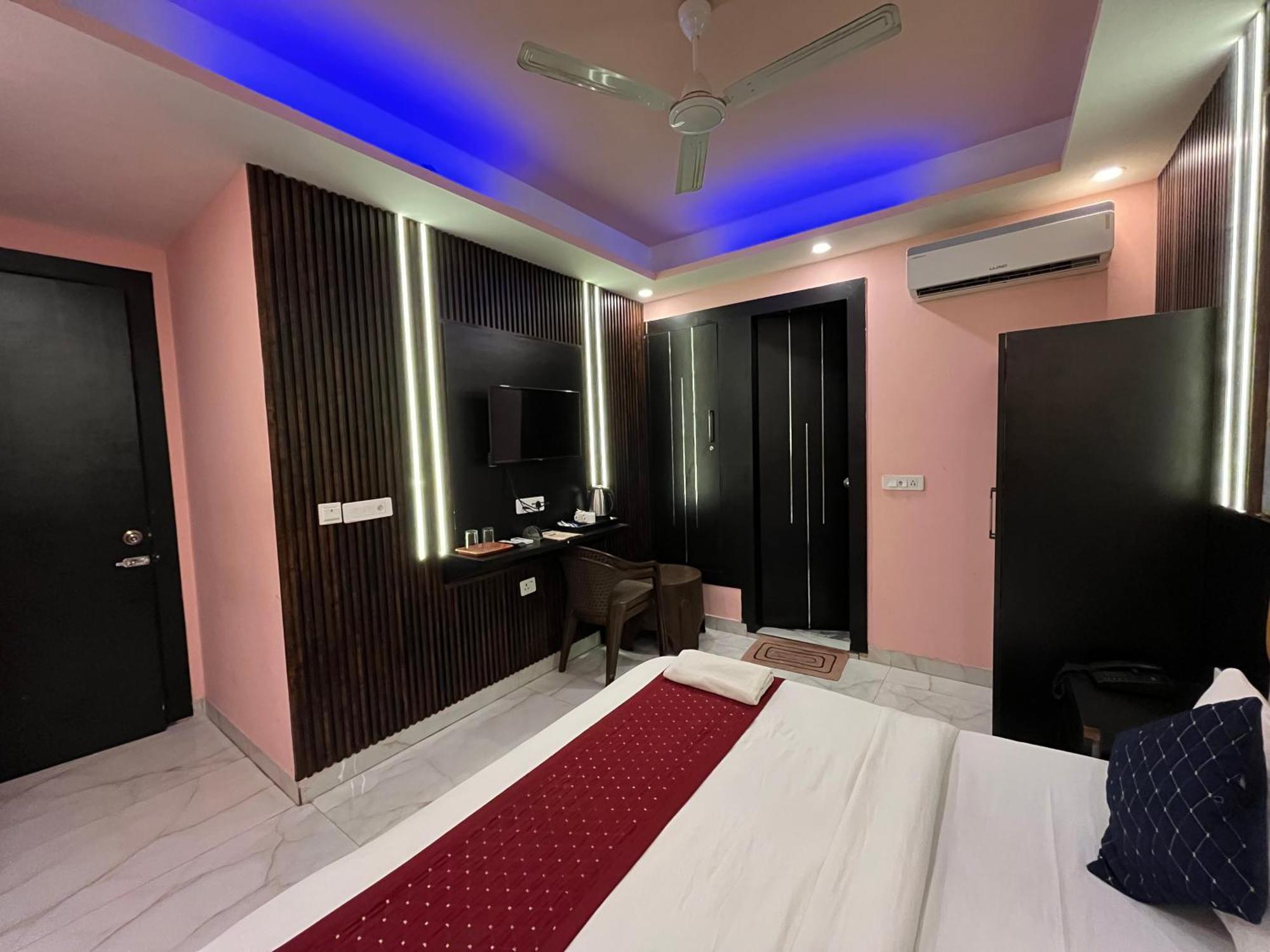 ホテル Jupiter Plaza Delhi Airport ニューデリー エクステリア 写真