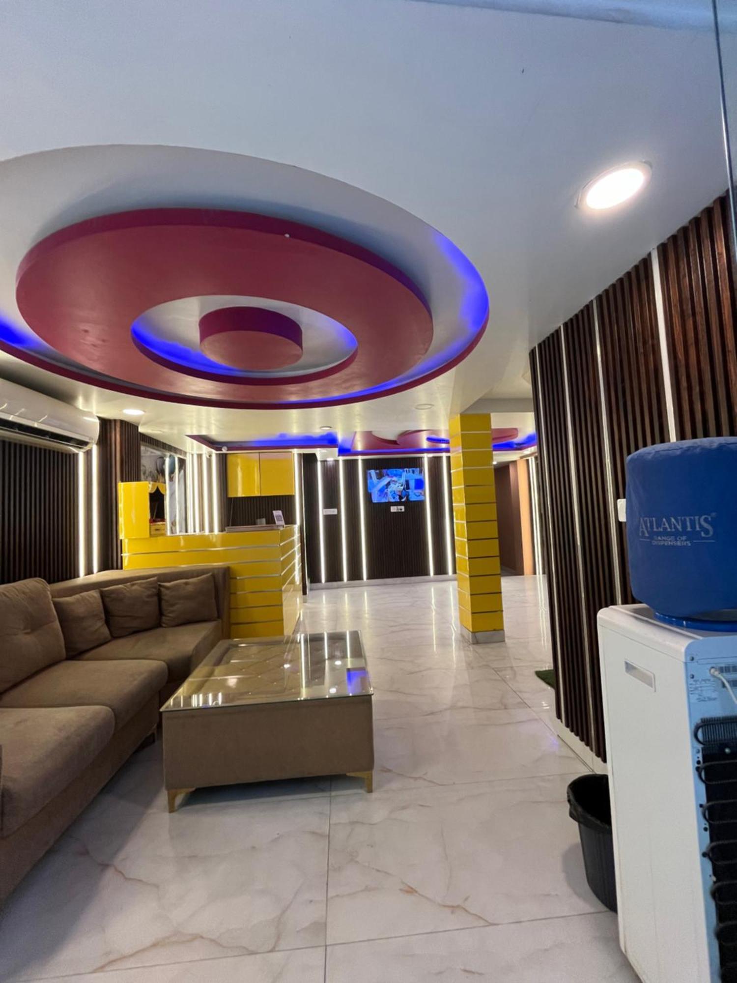 ホテル Jupiter Plaza Delhi Airport ニューデリー エクステリア 写真